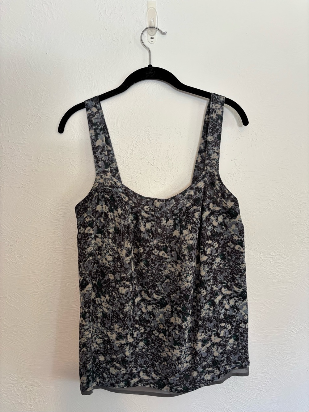Banana Republic Cream, Gray & Green Silk Printed Blouse